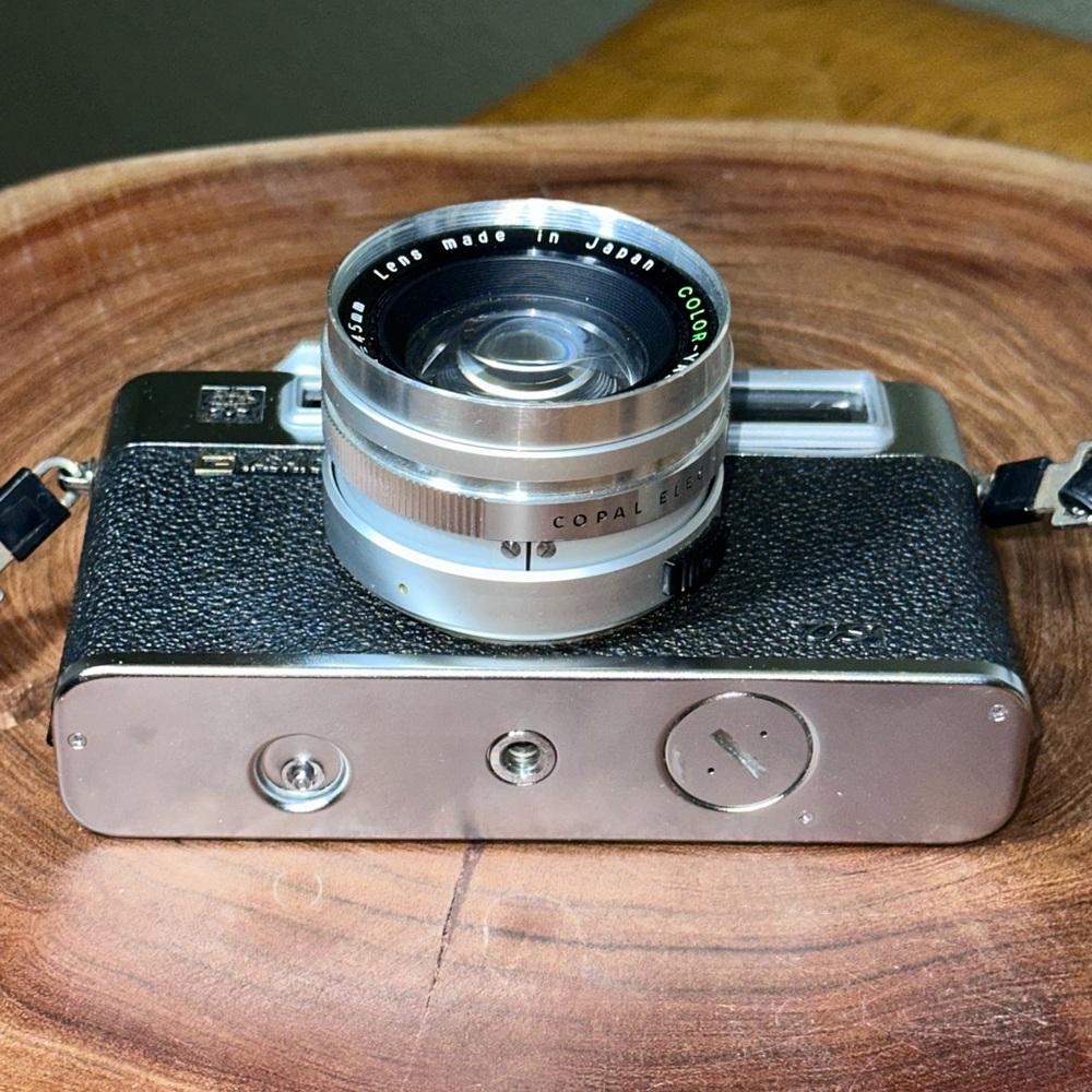 YASHICA Electro 35 Rangefinder + Original Manual & Case - Picture 12 of 16
